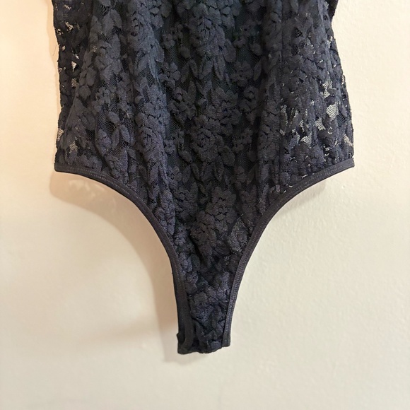 Black Lace Bodysuit w Contouring Smoothing Panel Insert - Picture 9 of 15